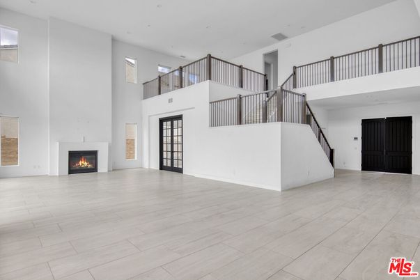 Fireplace, Interior, Recessed Lighting