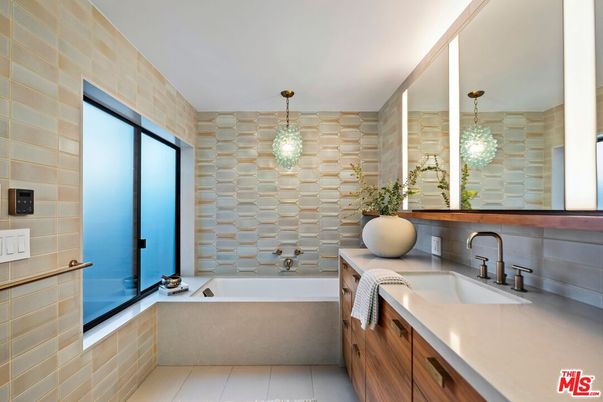 Bathroom, Interior, Pendant Lights, Stone Walls