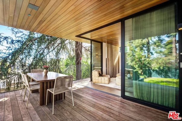 Exterior, Wood Texture Flooring
