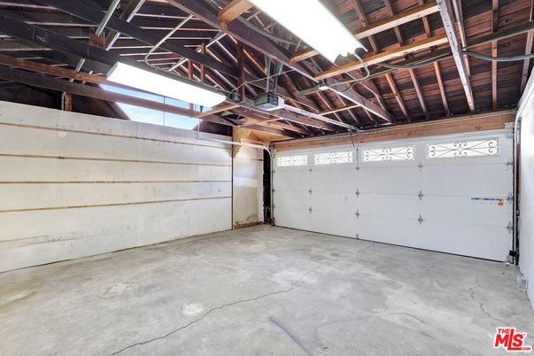 Garage, Interior, Wooden Beams, Wooden Ceilings