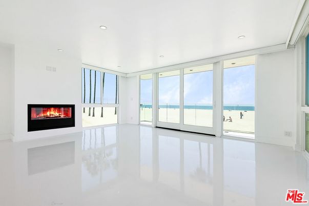 Empty room, Fireplace, Interior, Recessed Lighting, Water