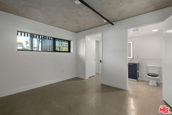 Bathroom, Empty room, Interior, Recessed Lighting