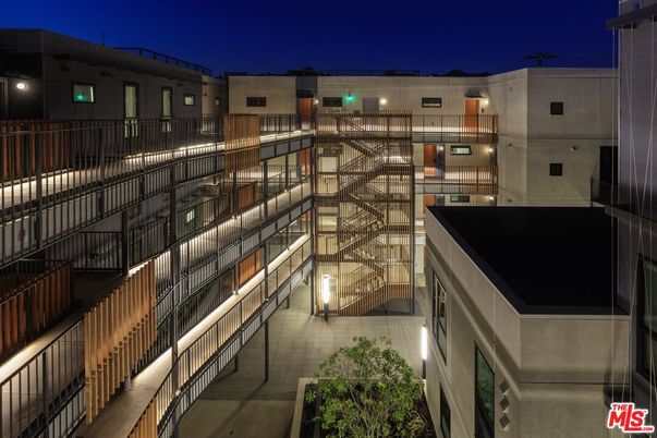 Exterior, Facade, None