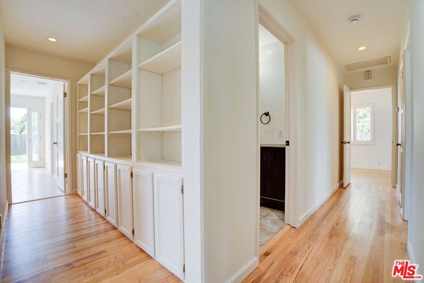 Interior, Recessed Lighting, Walk-in Closets, Wood Texture Flooring