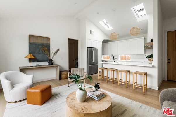 Interior, Kitchen, Pendant Lights, Wood Texture Flooring