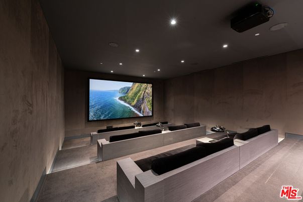 Interior, Projection Screen, Recessed Lighting, Theatre Room