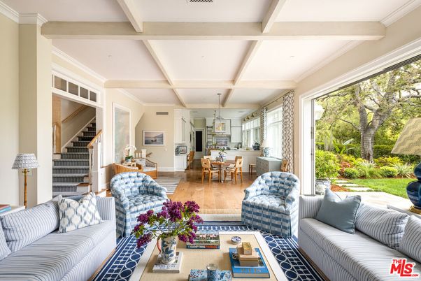 Chandelier, Dining room, Interior, Living room, Wood Texture Flooring