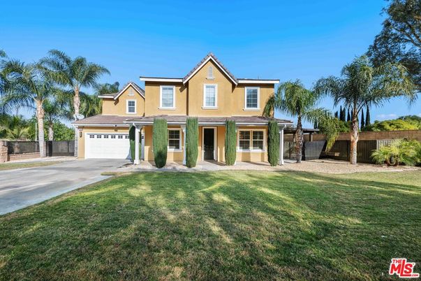 Attached, Backyard, Exterior, Facade, Brick Traditional