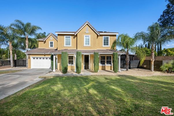 Attached, Backyard, Exterior, Facade, Mediterranean