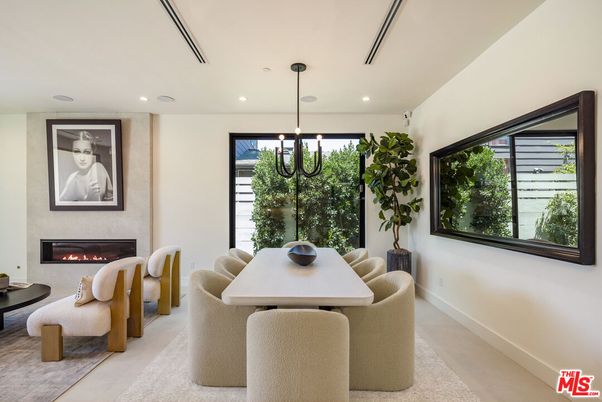 Dining room, Fireplace, Interior, Pendant Lights, Recessed Lighting
