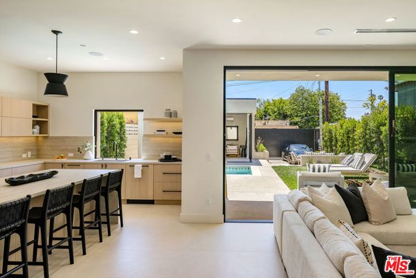 Interior, Kitchen, Living room, Pendant Lights, Recessed Lighting