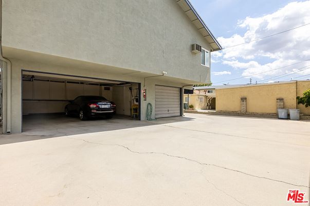 Detached Garage, Exterior