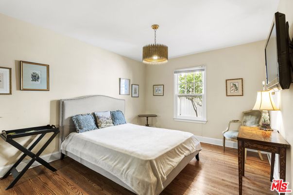 Bedroom, Interior, Pendant Lights, Wood Texture Flooring
