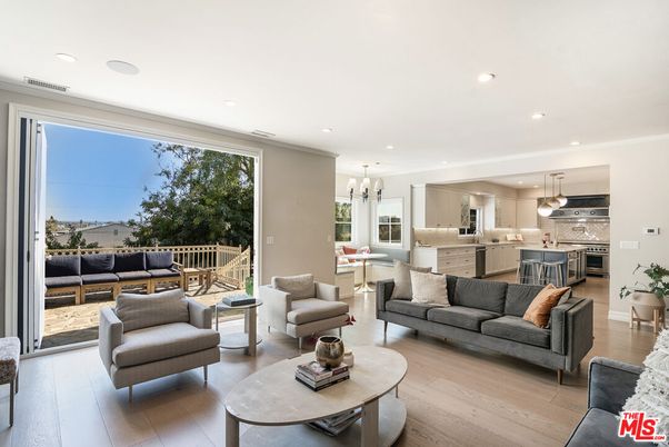 Dining room, Interior, Kitchen, Living room, Pendant Lights, Recessed Lighting, Stainless Steel Appliances, Wood Texture Flooring