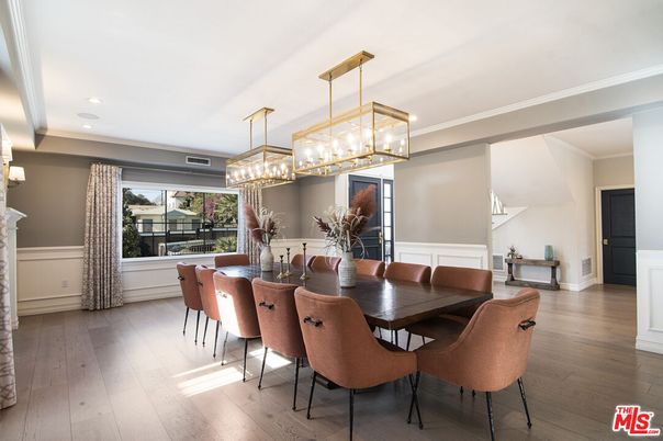 Chandelier, Dining room, Interior, Pendant Lights, Recessed Lighting, Wood Texture Flooring