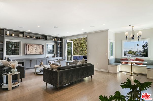 Chandelier, Interior, Living room, Recessed Lighting, Wood Texture Flooring