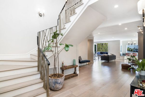 Interior, Living room, Pendant Lights, Recessed Lighting, Wood Texture Flooring