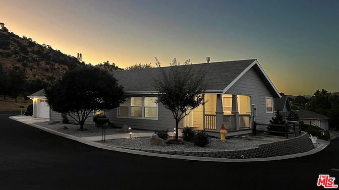 Exterior, Facade, A Frame