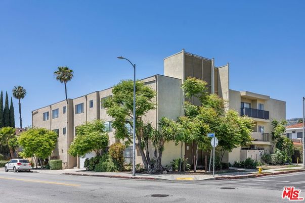 Exterior, Facade, Condo Building