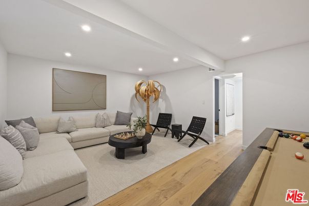 Billiard Table, Game Room, Interior, Living room, Recessed Lighting, Wood Texture Flooring