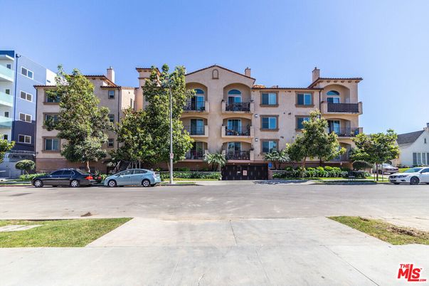 Exterior, Facade, Condo Building