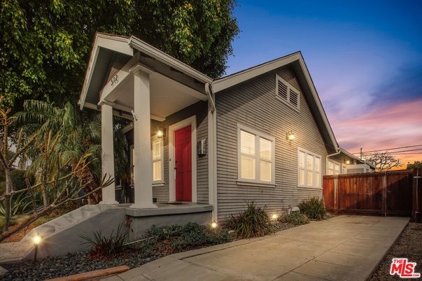 Exterior, Facade, American Craftsman
