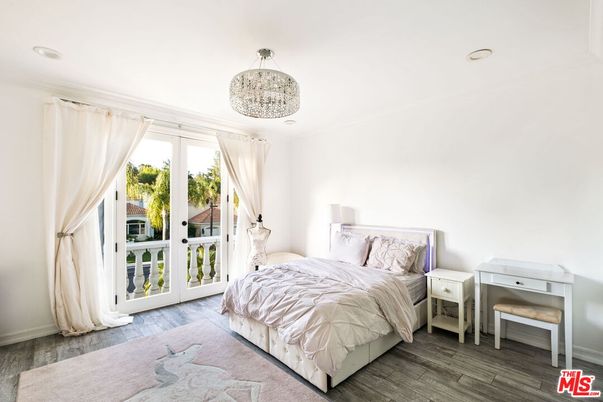 Bedroom, Chandelier, Interior, Recessed Lighting, Wood Texture Flooring