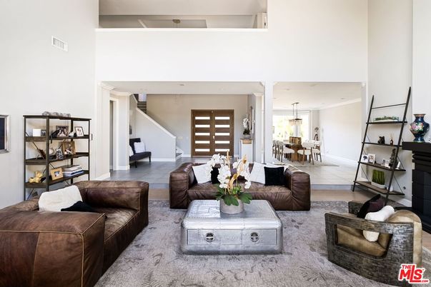 Dining room, Interior, Living room, Pendant Lights, Recessed Lighting