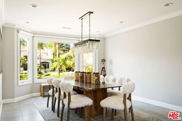 Chandelier, Dining room, Interior, Pendant Lights, Recessed Lighting