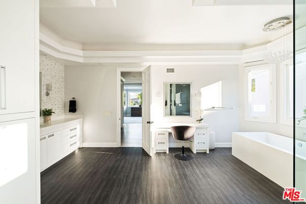 Bathroom, Free Standing Baths, Interior, Pendant Lights, Wood Texture Flooring
