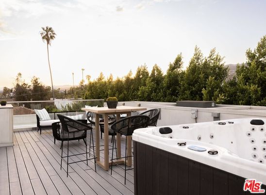 Exterior, Hot Tub