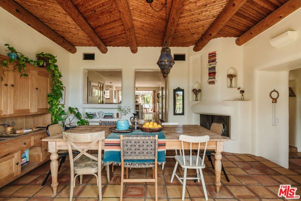 Dining room, Fireplace, Interior, Pendant Lights, Wooden Beams, Wooden Ceilings