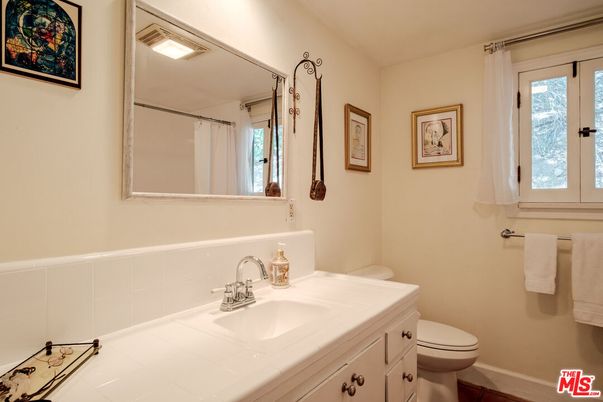 Bathroom, Interior, Tile Countertops