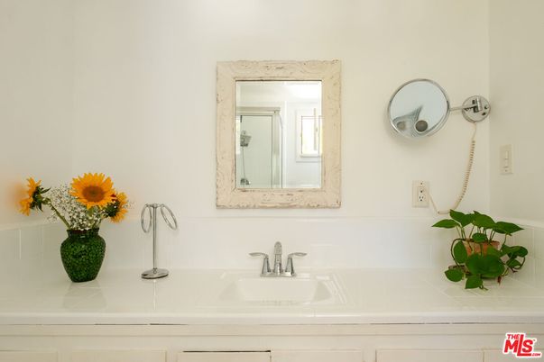 Bathroom, Interior, Tile Countertops