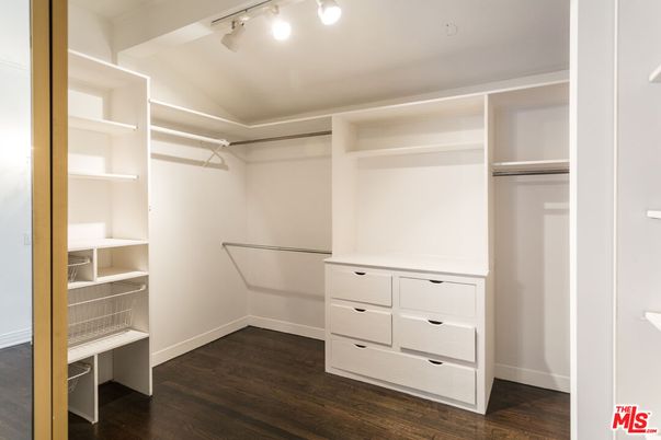 Interior, Walk-in Closets, Wood Texture Flooring