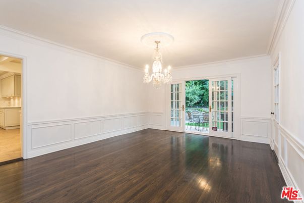 Chandelier, Empty room, Interior, Wood Texture Flooring