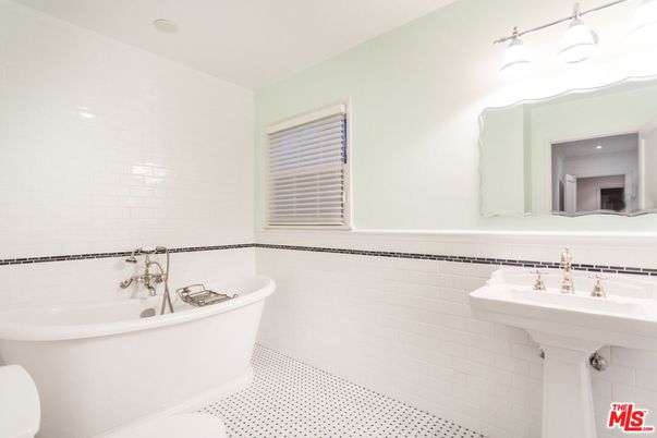 Bathroom, Free Standing Baths, Interior, Recessed Lighting