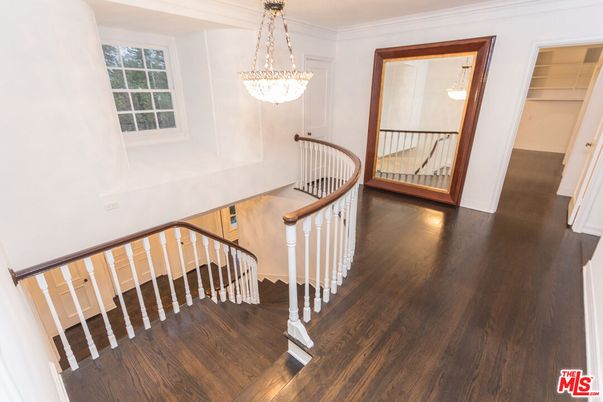 Chandelier, Interior, Wood Texture Flooring