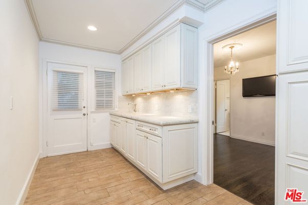 Chandelier, Interior, Kitchen, Recessed Lighting, Wood Texture Flooring