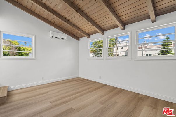 Empty room, Interior, Wooden Beams, Wooden Ceilings, Wood Texture Flooring