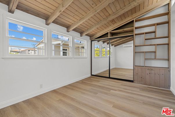 Empty room, Interior, Wooden Beams, Wooden Ceilings, Wood Texture Flooring