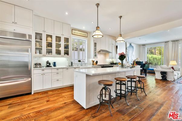 Interior, Kitchen, Living room, Pendant Lights, Recessed Lighting, Stainless Steel Appliances, Wood Texture Flooring