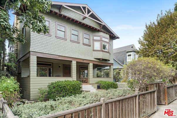 Exterior, Facade, Queen Anne Victorian