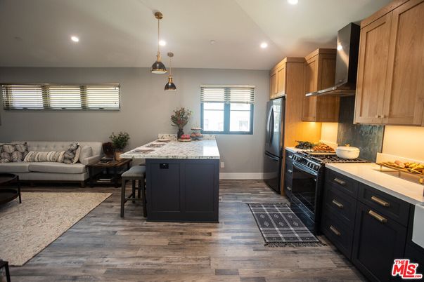 Interior, Kitchen, Living room, Pendant Lights, Recessed Lighting, Wood Texture Flooring