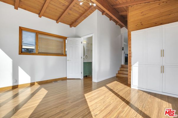 Empty room, Interior, Wooden Beams, Wooden Ceilings, Wood Texture Flooring