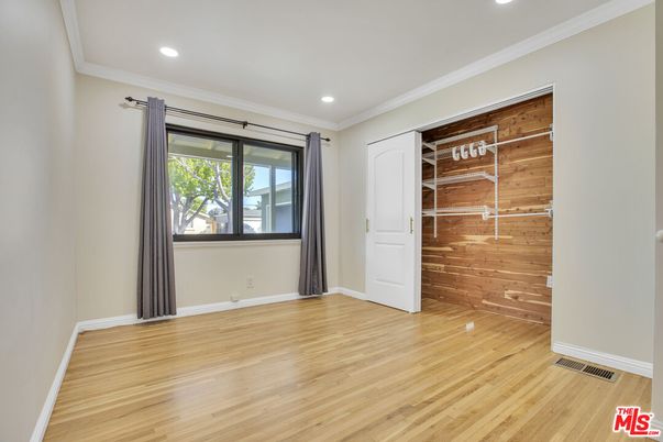 Empty room, Interior, Recessed Lighting, Wood Texture Flooring, Wooden Walls