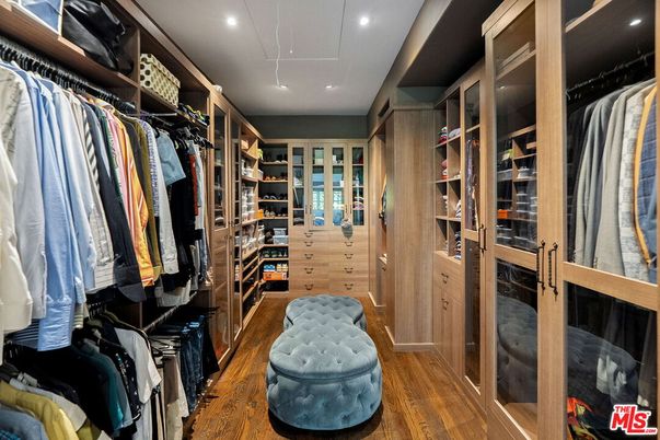 Interior, Recessed Lighting, Walk-in Closets, Wood Texture Flooring