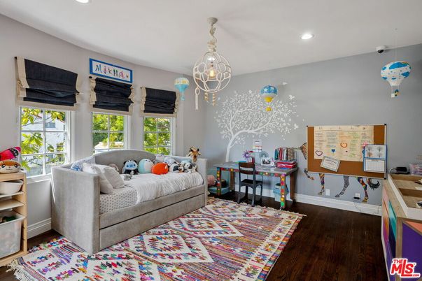 Interior, Pendant Lights, Recessed Lighting, Wood Texture Flooring