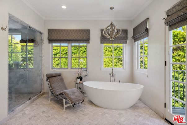 Bathroom, Chandelier, Free Standing Baths, Glass Shower, Interior, Pendant Lights, Recessed Lighting