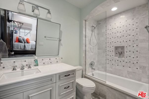 Bathroom, Bedroom, Glass Shower, Interior, Recessed Lighting
